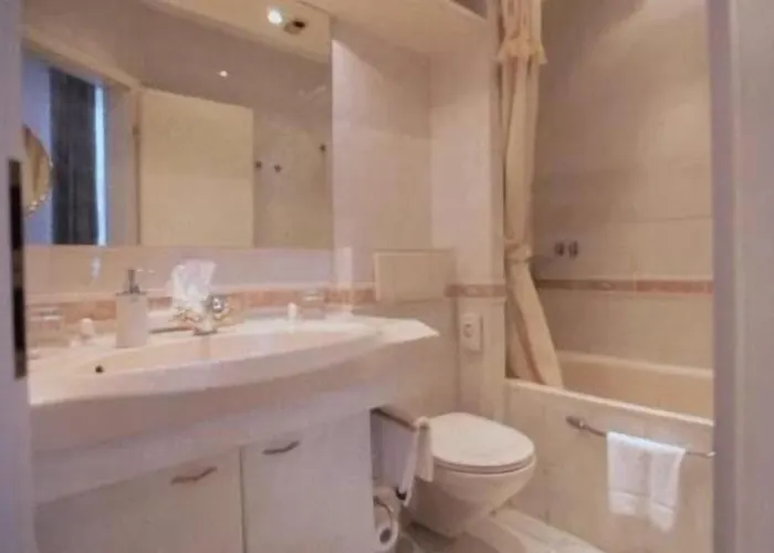Boulevard Hotel 4*