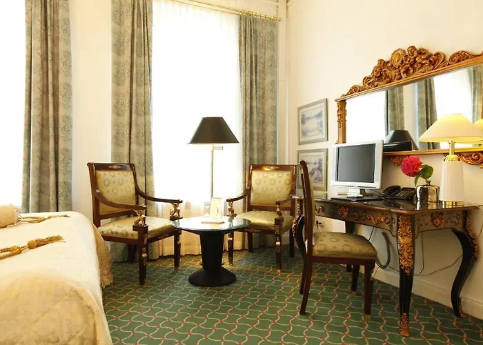 Boulevard Hotel
